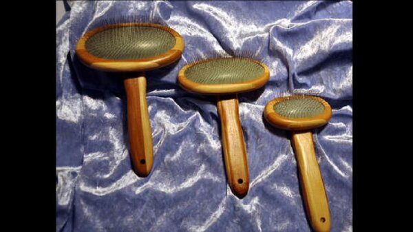 Groomer.DK Volumenbürste Größe S aus Bambus für Hunde und Katzen